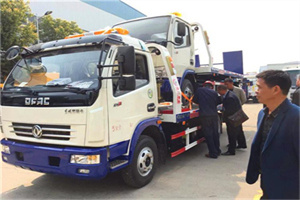 玉龙汽车道路救援拖车价格